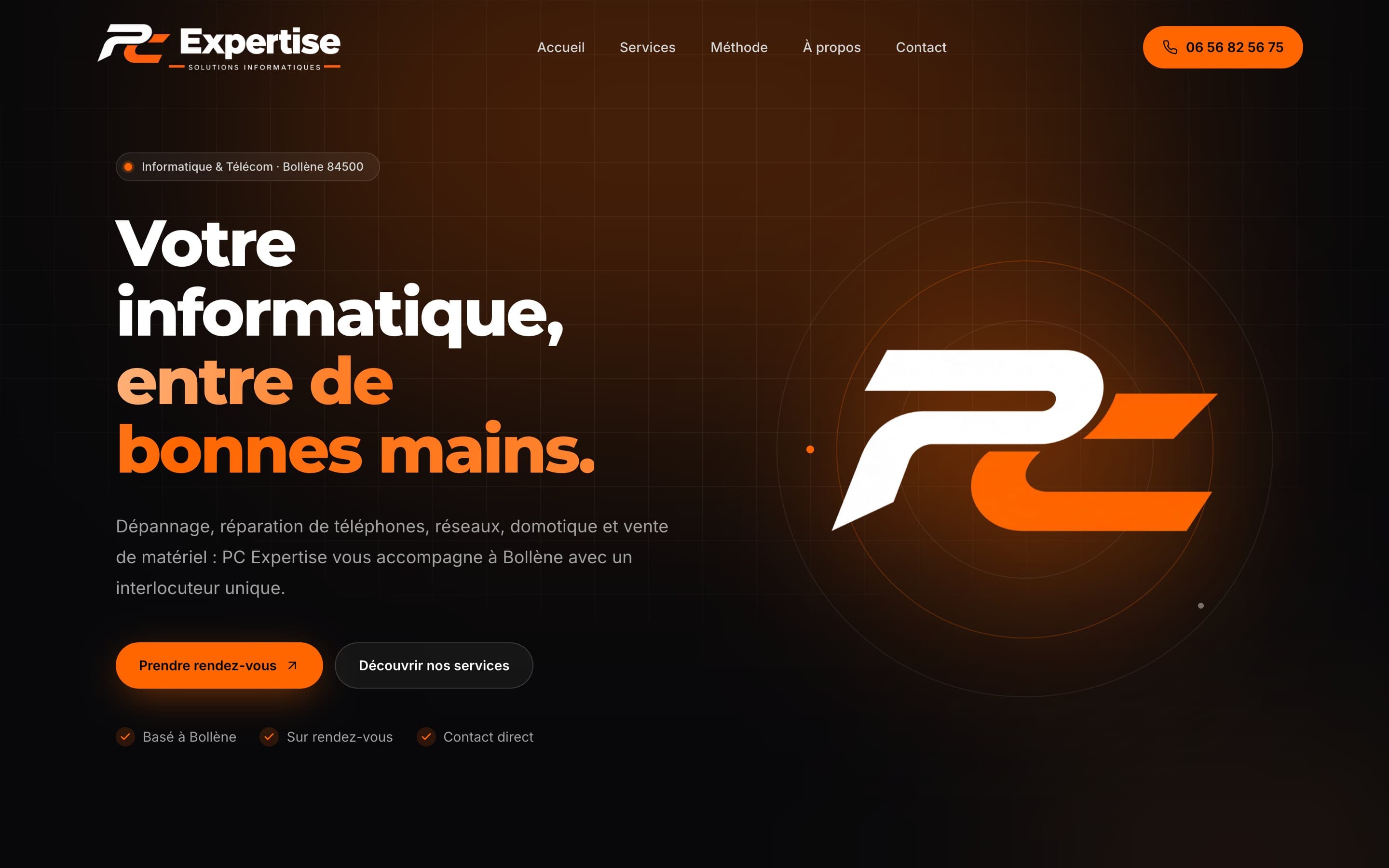 Page d'accueil du site PC Expertise : titre « Votre informatique, entre de bonnes mains. » et grand logo orange sur fond sombre